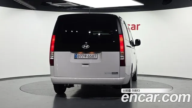 Hyundai Staria Staria Карго 5 мест — Фото автомобиля 4
