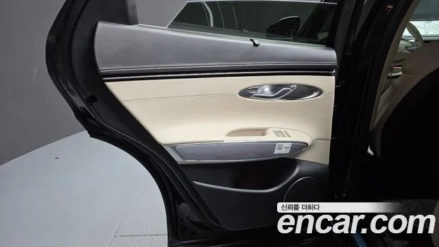 Genesis GV70 — Фото автомобиля 14