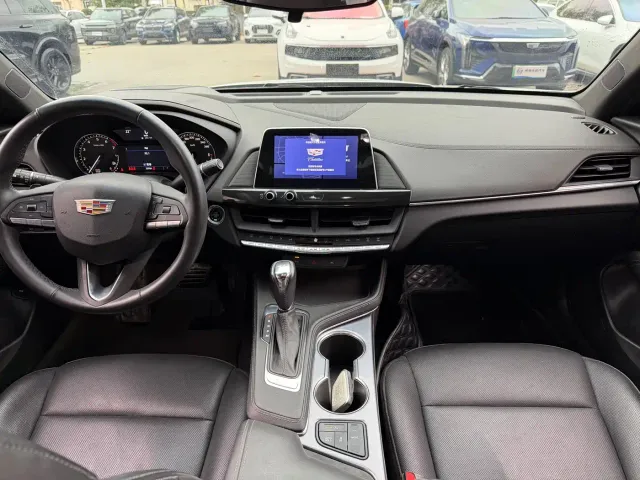 Cadillac CT4 — Фото автомобиля 8