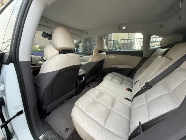 IM Motors LS6 — Фото автомобиля 6