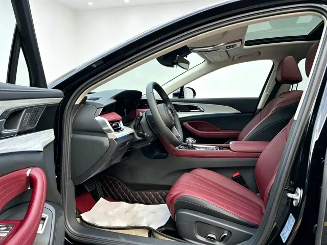 Hongqi H5 — Фото автомобиля 5