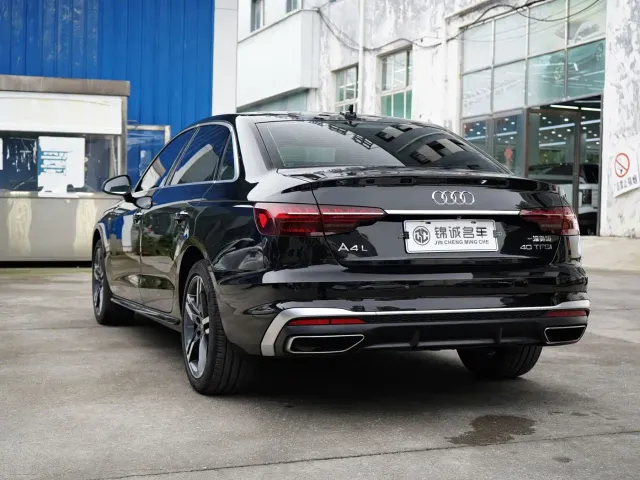 Audi A4L — Фото автомобиля 10