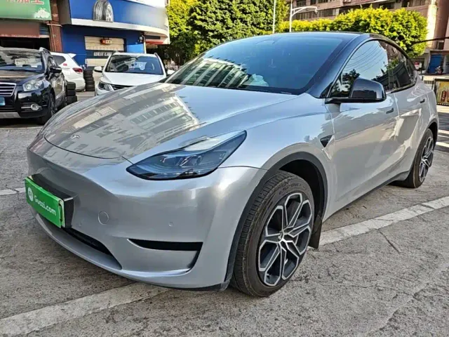 Фотография автомобиля — Tesla Model Y
