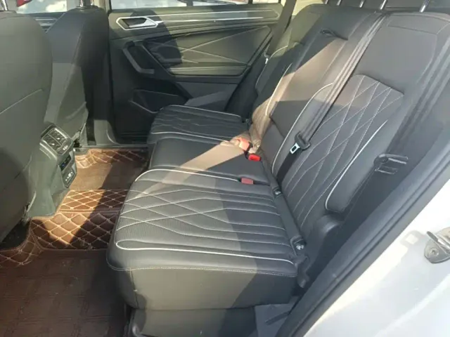 Volkswagen Tiguan L — Фото автомобиля 16
