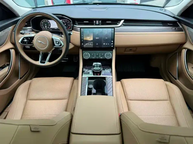 Jaguar XFL — Фото автомобиля 8