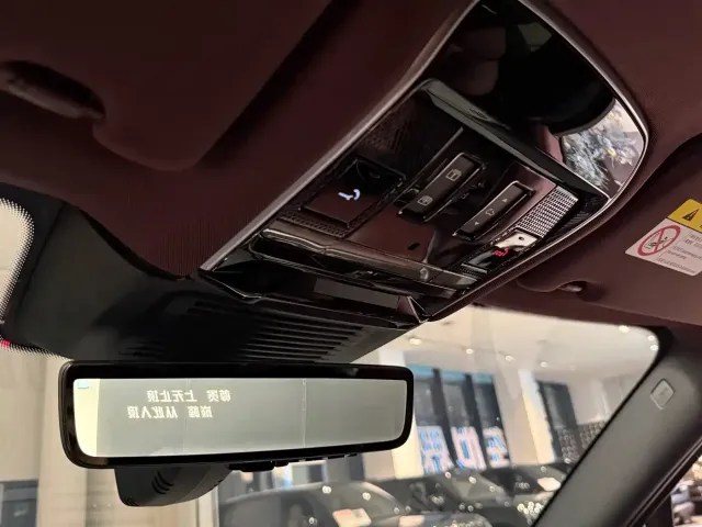 Land Rover Range Rover 2025 3.0 L6 400PS Flourishing Era Extended Wheelbase — Фото автомобиля 9