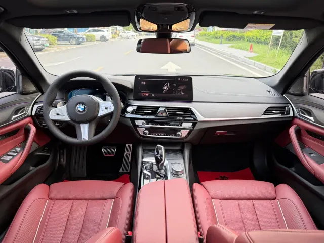 BMW 5 Series — Фото автомобиля 13