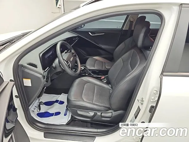 Kia Niro — Фото автомобиля 11