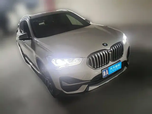 BMW X1 — Фото автомобиля 3