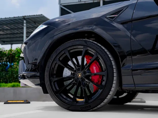 Lamborghini Urus — Фото автомобиля 2