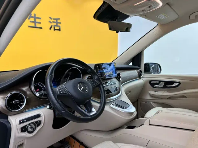 Mercedes-Benz V-Class — Фото автомобиля 29