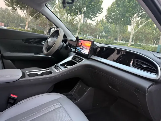 Geely Starry Wish — Фото автомобиля 10
