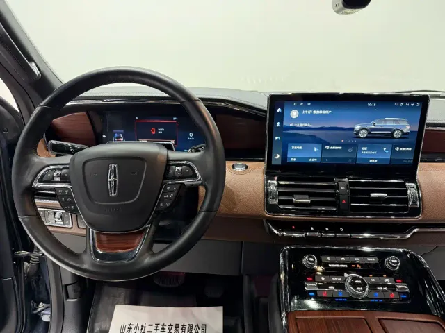 Lincoln Navigator — Фото автомобиля 14