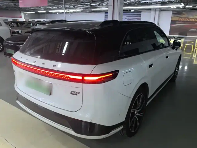 Xpeng G9 — Фото автомобиля 6