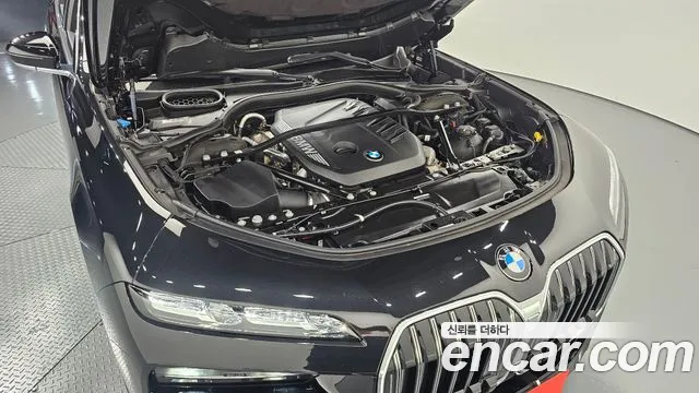 BMW 7 Series G70 — Фото автомобиля 9
