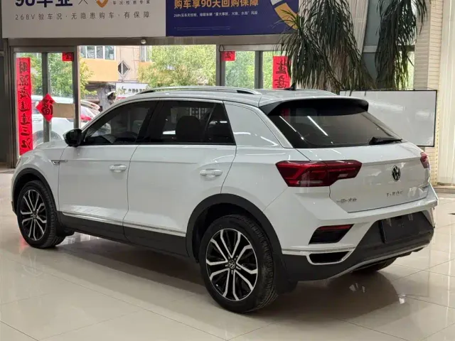 Volkswagen T-Roc — Фото автомобиля 6