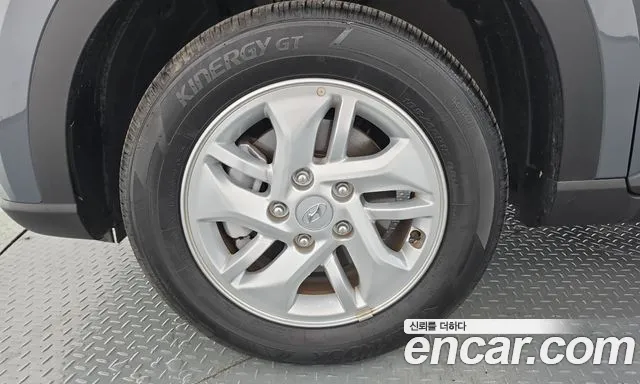 Hyundai Venue — Фото автомобиля 5