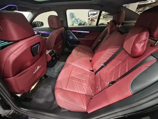 BMW 5 Series — Фото автомобиля 5