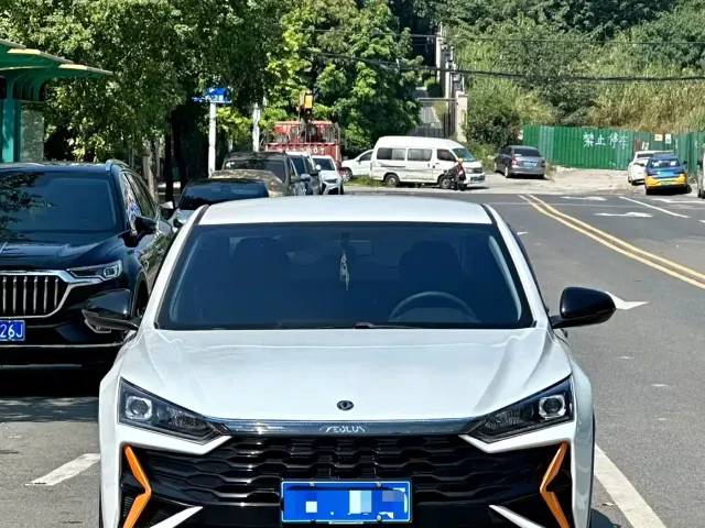 Dongfeng Yixuan — Фото автомобиля 2