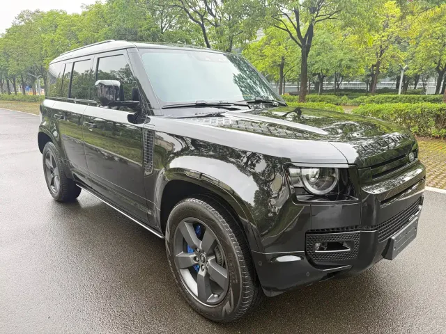 Land Rover Defender — Фото автомобиля 3