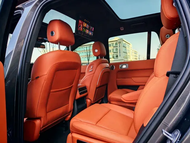 Li Auto L8 — Фото автомобиля 7
