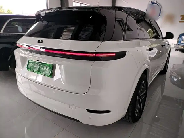 Li Auto L7 — Фото автомобиля 6