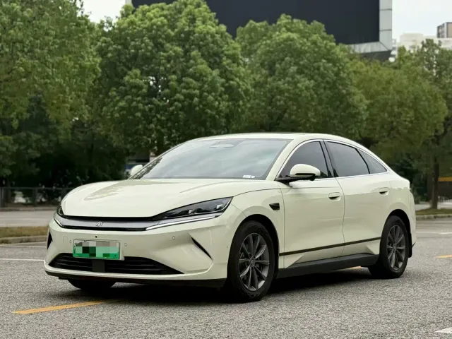 Фотография автомобиля — BYD Qin L