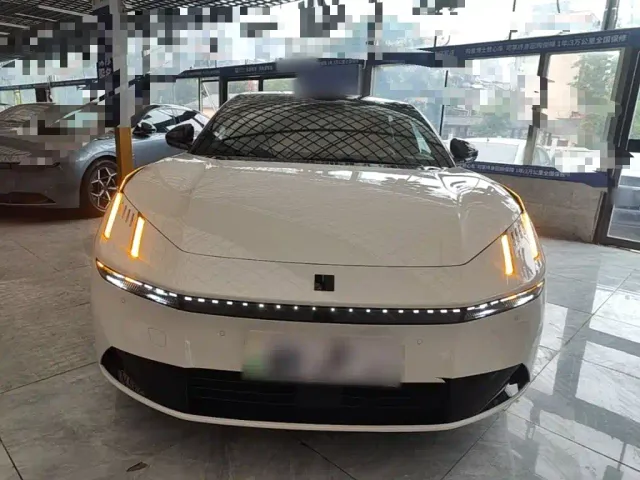 Lynk & Co Lynk & Co 10 EM-P 2025 Model 120km Base Version — Фото автомобиля 2