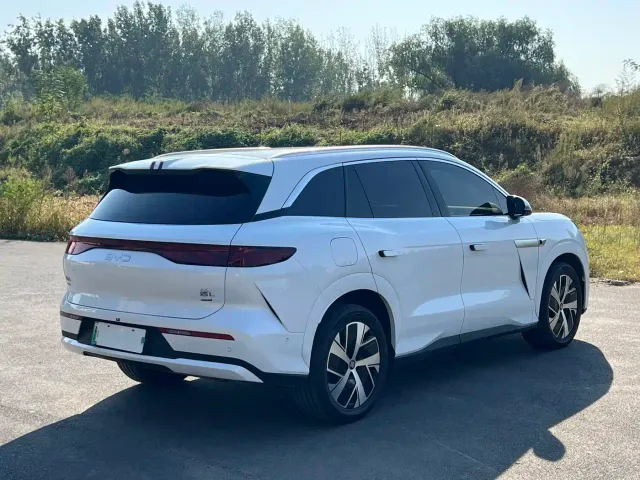 BYD Tang L — Фото автомобиля 7