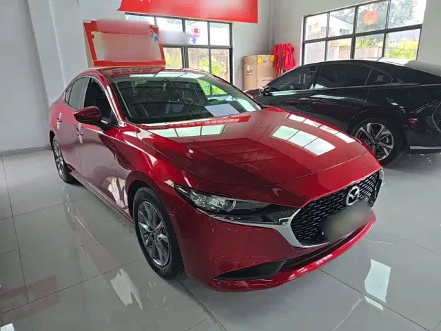 Mazda Axela — Фото автомобиля 21