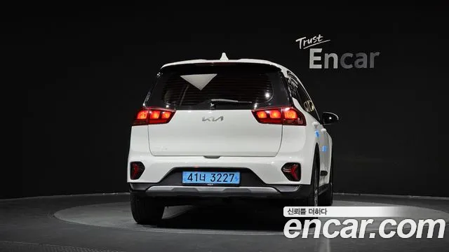 Kia Niro — Фото автомобиля 4