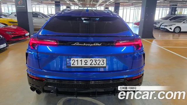 Lamborghini Urus — Фото автомобиля 2
