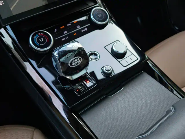 Land Rover Range Rover Sport — Фото автомобиля 8