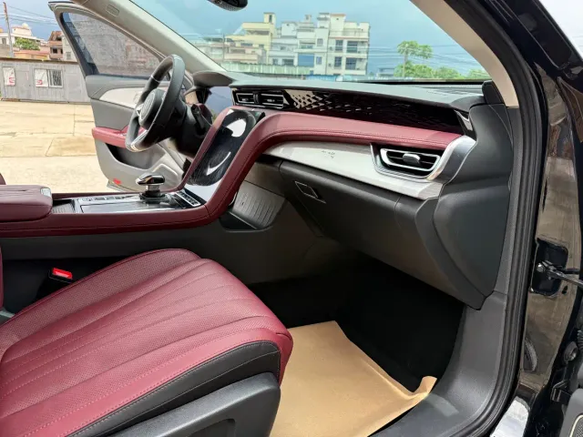 Hongqi H5 — Фото автомобиля 20