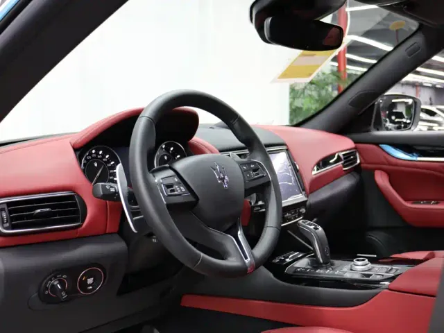 Maserati Levante — Фото автомобиля 5