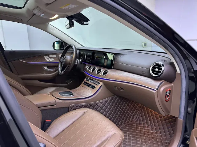 Mercedes-Benz E-Class — Фото автомобиля 14
