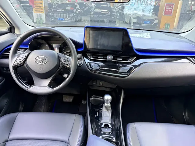 Toyota C-HR — Фото автомобиля 5