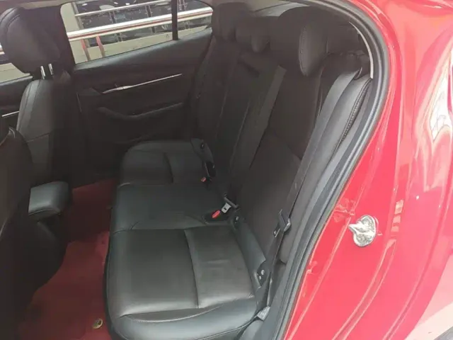 Mazda Axela — Фото автомобиля 16