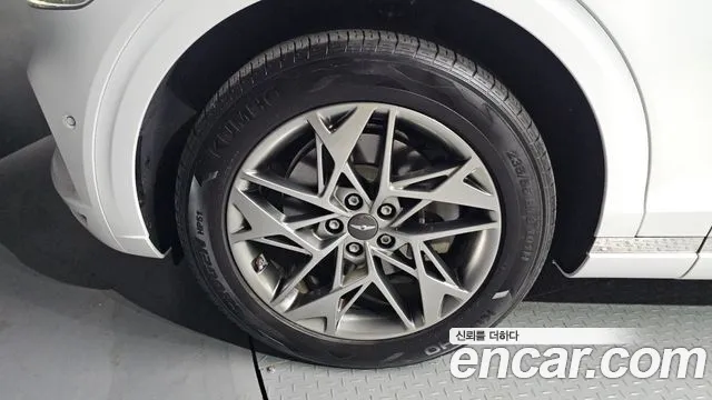 Genesis GV70 2.5T Бензин AWD — Фото автомобиля 5