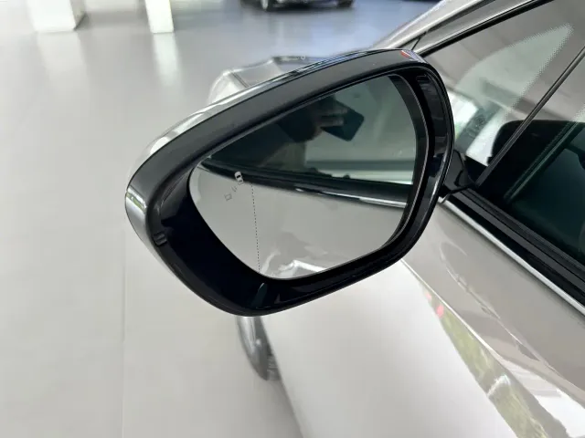 Hongqi EH7 — Фото автомобиля 18