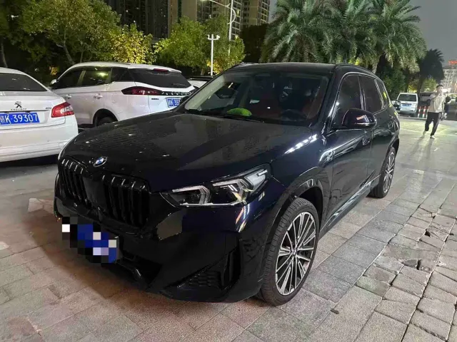 Фотография автомобиля — BMW X1
