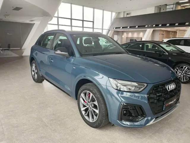 Audi Q5L — Фото автомобиля 2