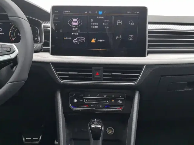 Volkswagen Tiguan L — Фото автомобиля 12