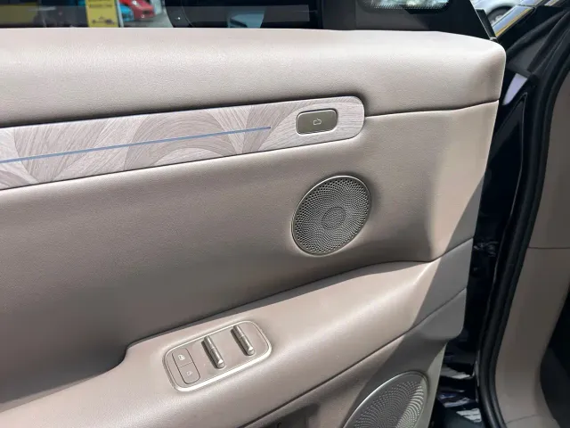IM Motors LS6 — Фото автомобиля 17