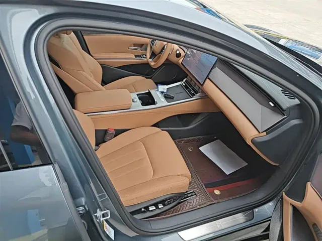 BYD Han L — Фото автомобиля 24