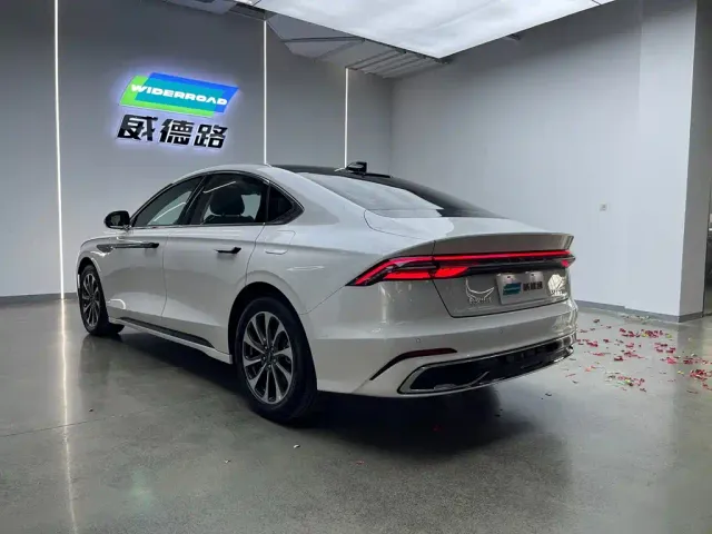 Lincoln Lincoln Z 2025 2.0T Premium Edition — Фото автомобиля 5