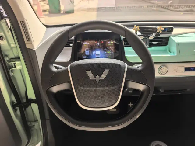 Wuling Hongguang Mini EV — Фото автомобиля 6