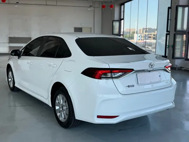 Toyota Corolla — Фото автомобиля 7