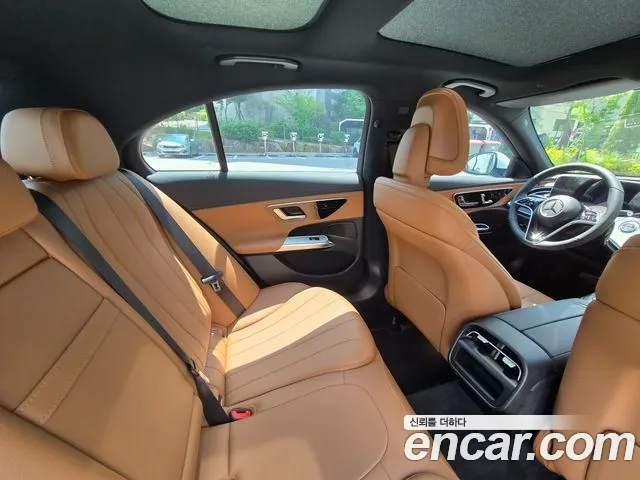 Mercedes-Benz E-Class — Фото автомобиля 19
