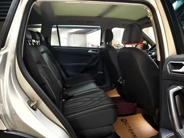 Volkswagen Tiguan L — Фото автомобиля 11
